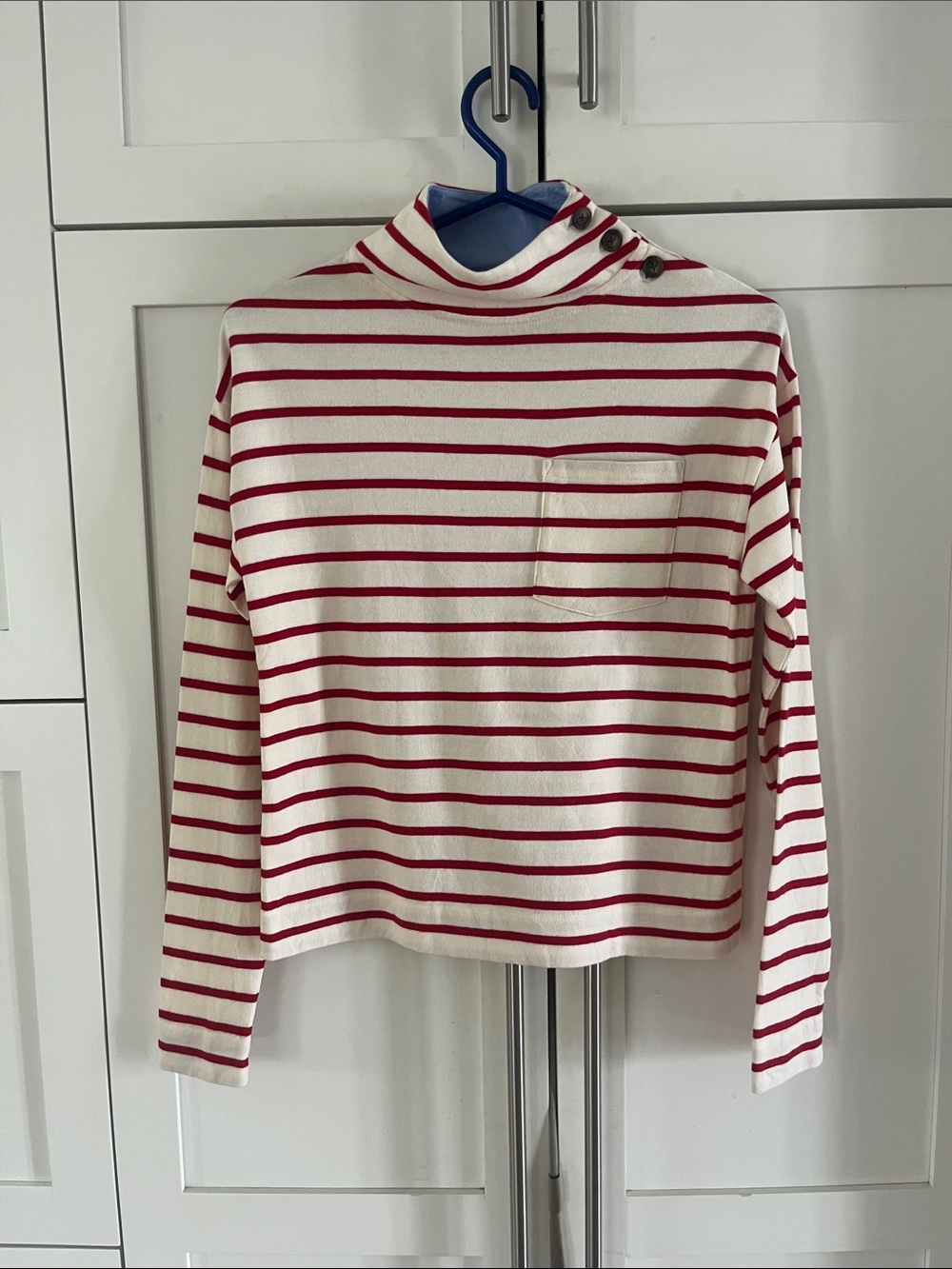 Vineyard Vines Red & Cream Striped Long Sleeve Tee - Blue Side Button Collar XXS